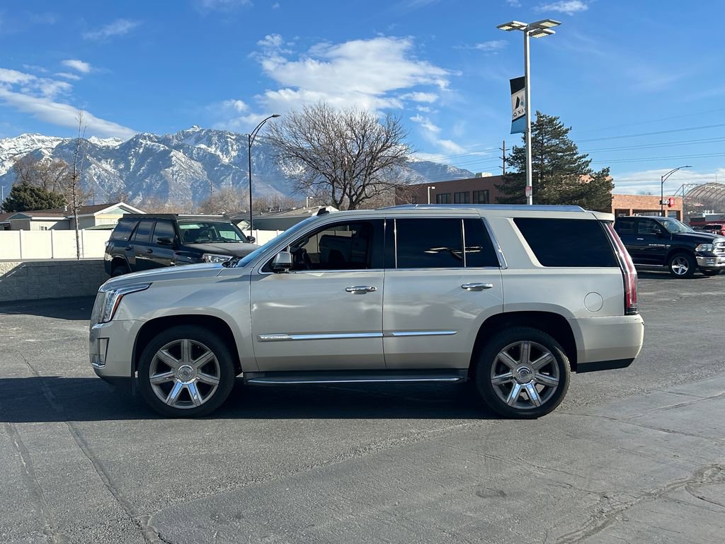 Used 2015 Cadillac Escalade Luxury AWD/4WD image 7