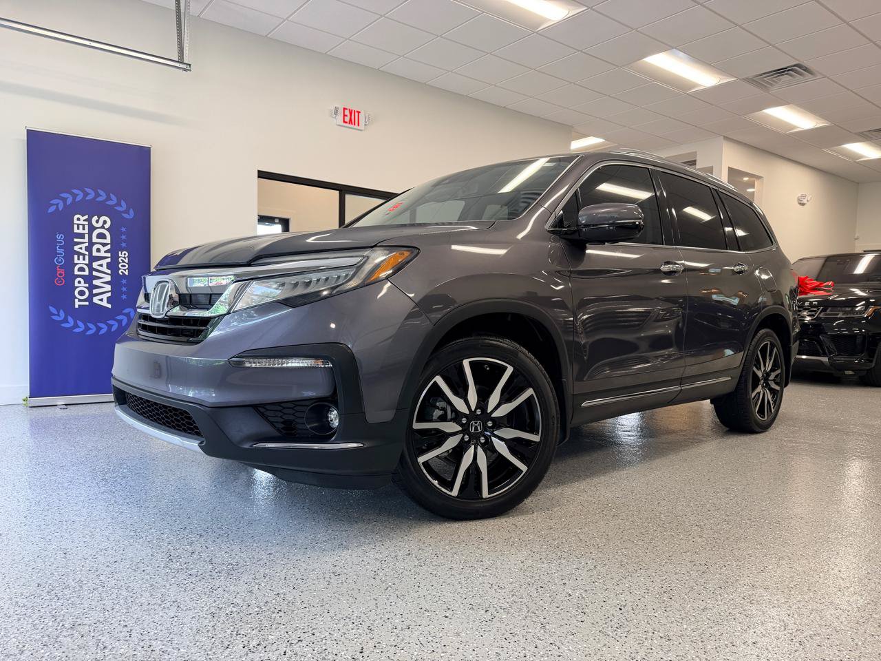 Used 2019 Honda Pilot Touring image 2