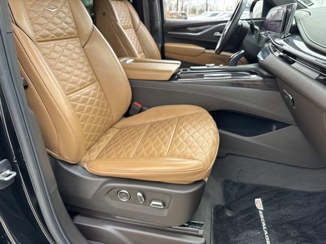 Used 2024 Cadillac Escalade Sport RWD image 9