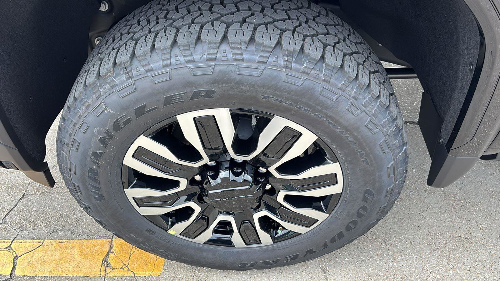 New 2026 GMC Sierra 2500 Denali Ultimate image 14