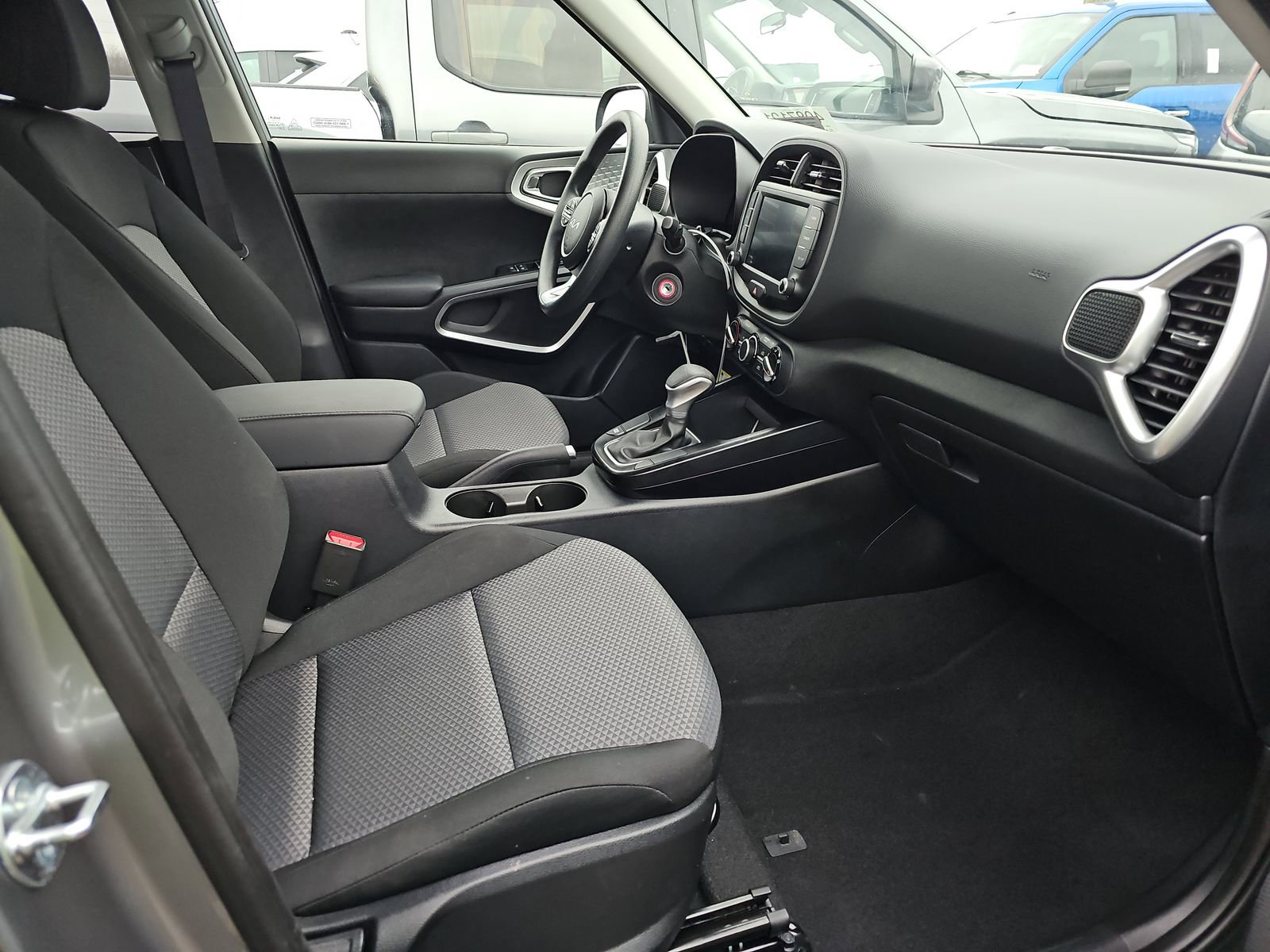 Used 2025 Kia Soul LX w/ LX Technology Package image 10