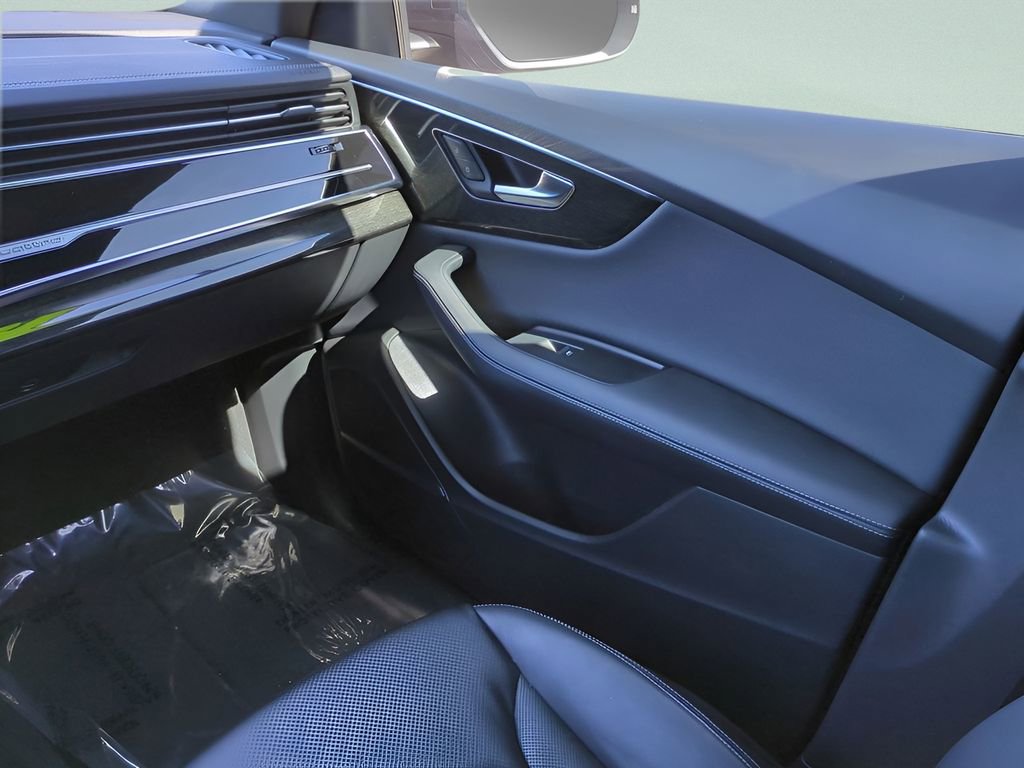 Used 2023 Audi Q8 Premium Plus image 15