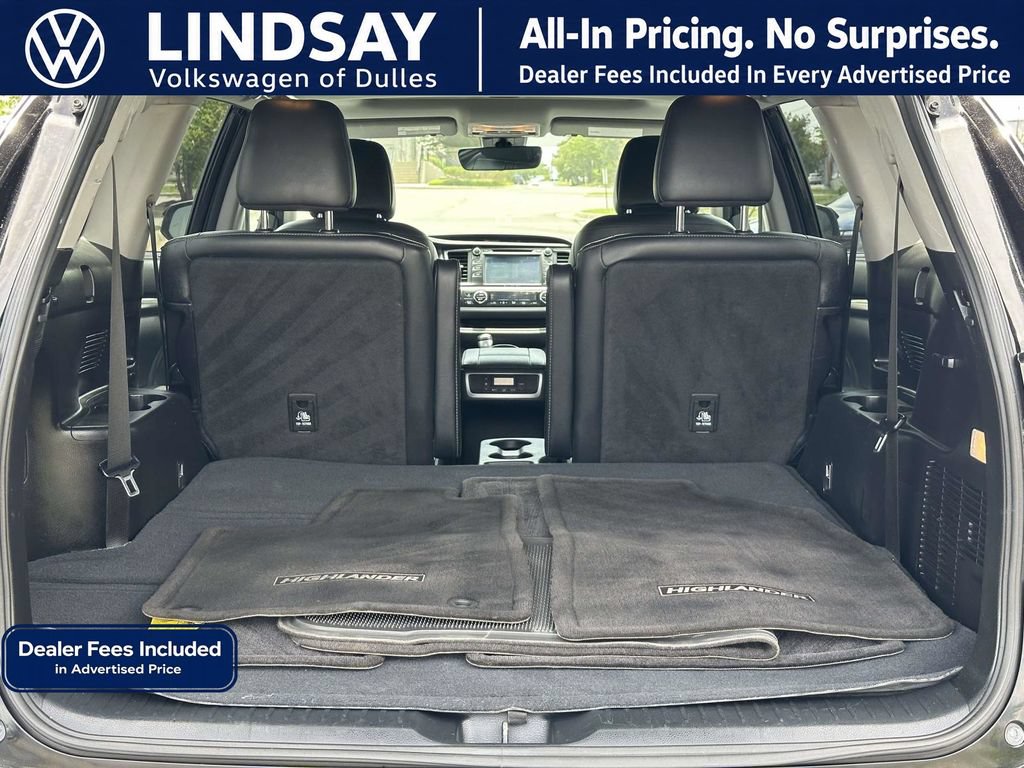 Used 2018 Toyota Highlander SE w/ Carpet Mat Package (TMS) AWD/4WD image 17