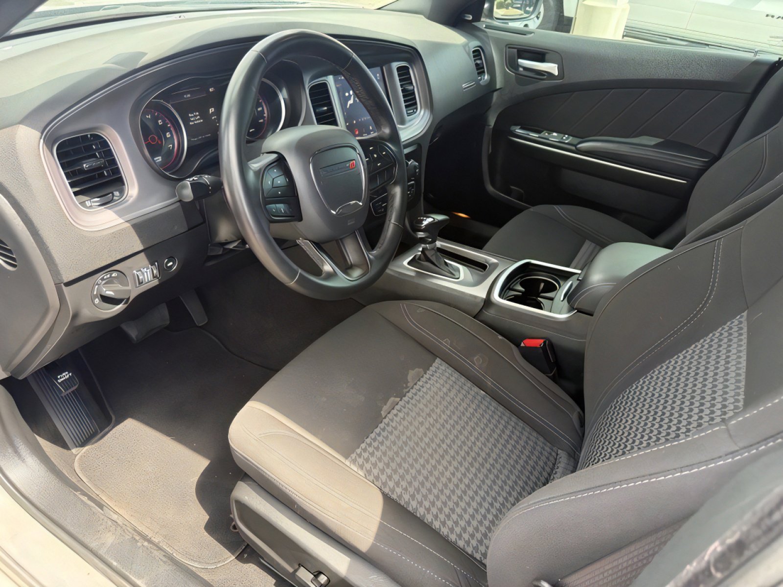 Used 2023 Dodge Charger SXT image 13