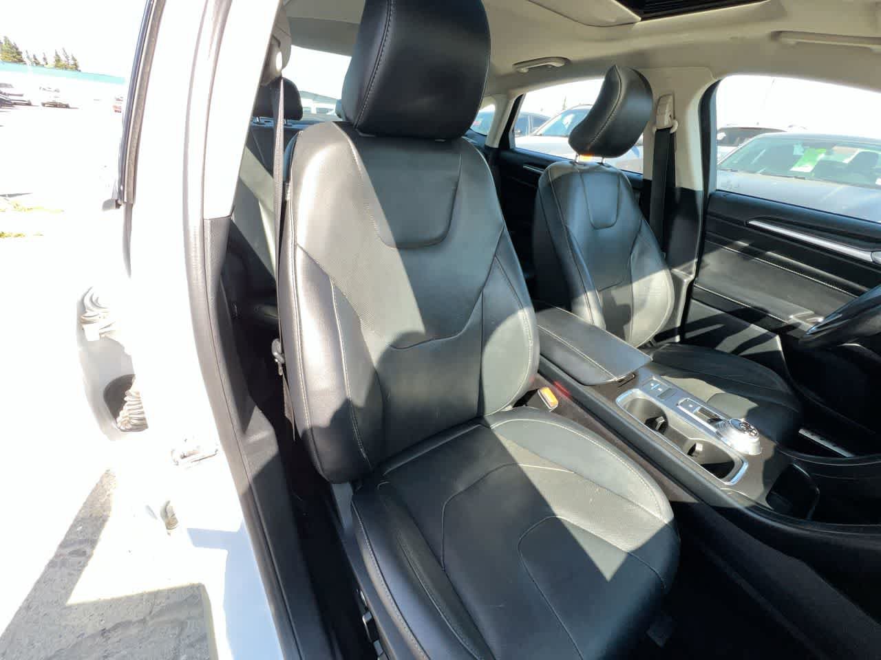 Used 2019 Ford Fusion Titanium FWD image 28