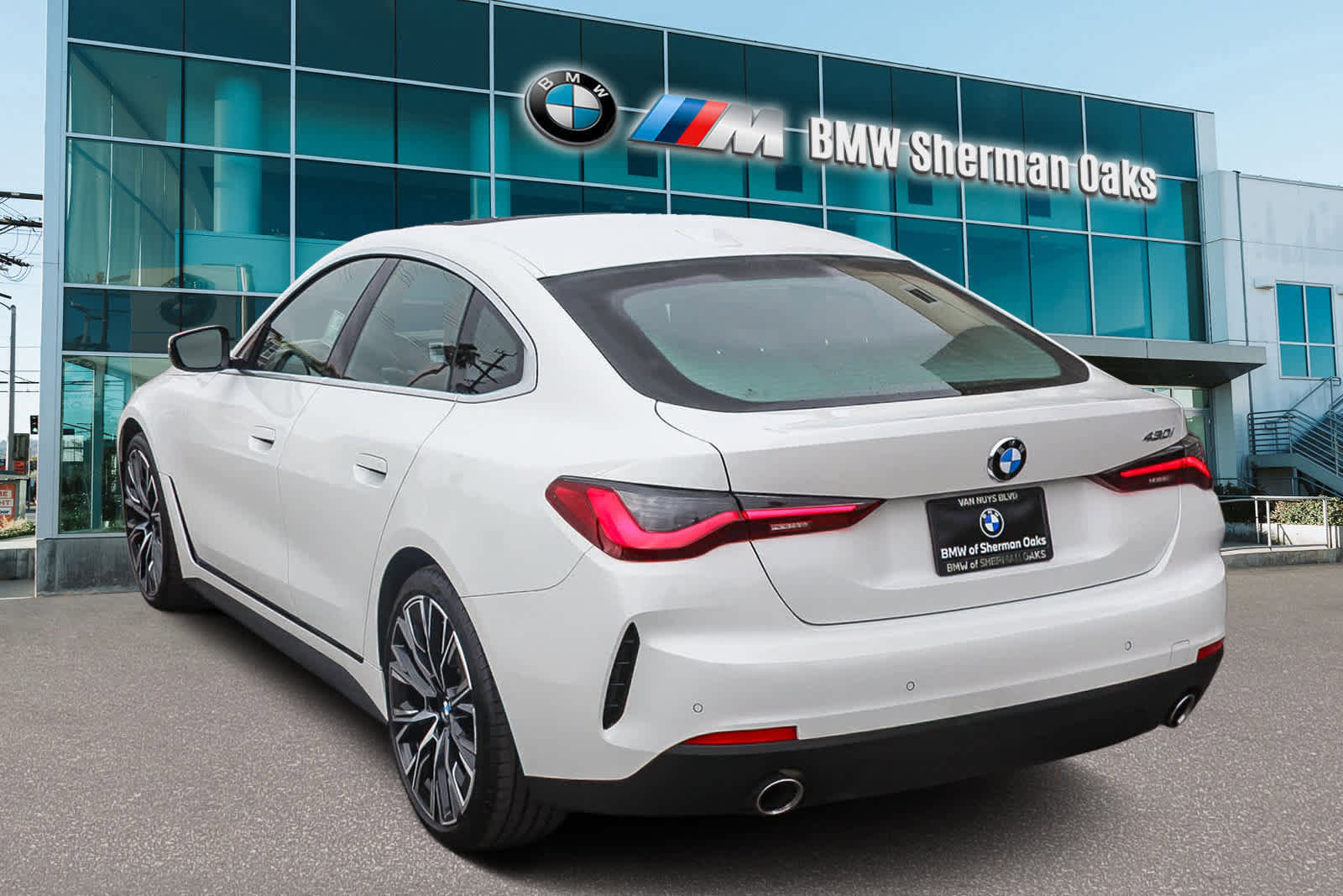 Used 2024 BMW 430i w/ Convenience Package image 6