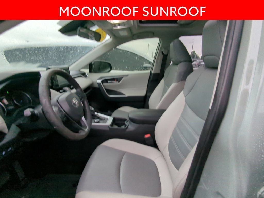 Used 2021 Toyota RAV4 XLE Premium AWD/4WD image 6