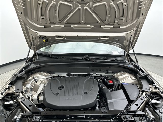 Certified 2025 Volvo XC60 B5 Ultra w/ Protection Package Premier image 26