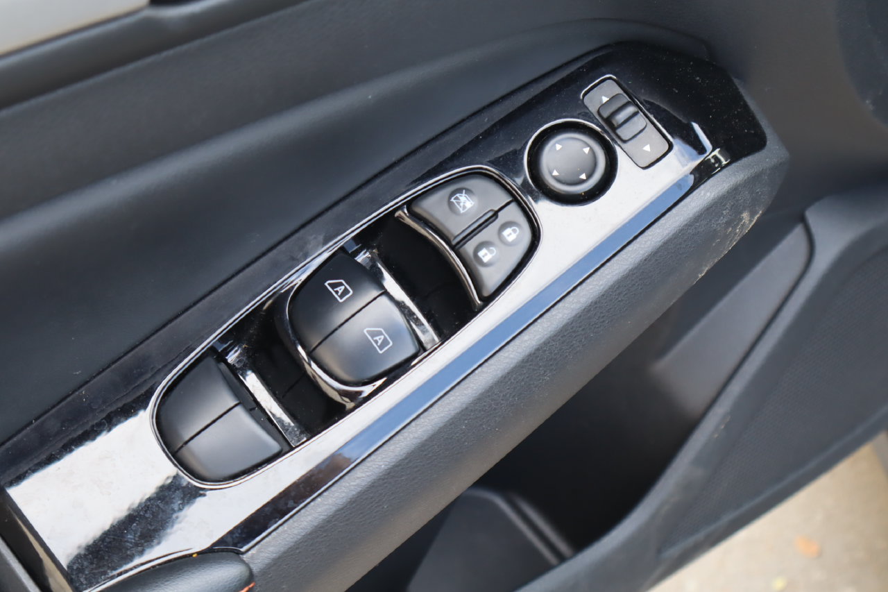 Used 2025 Nissan Altima 2.5 SR FWD image 20