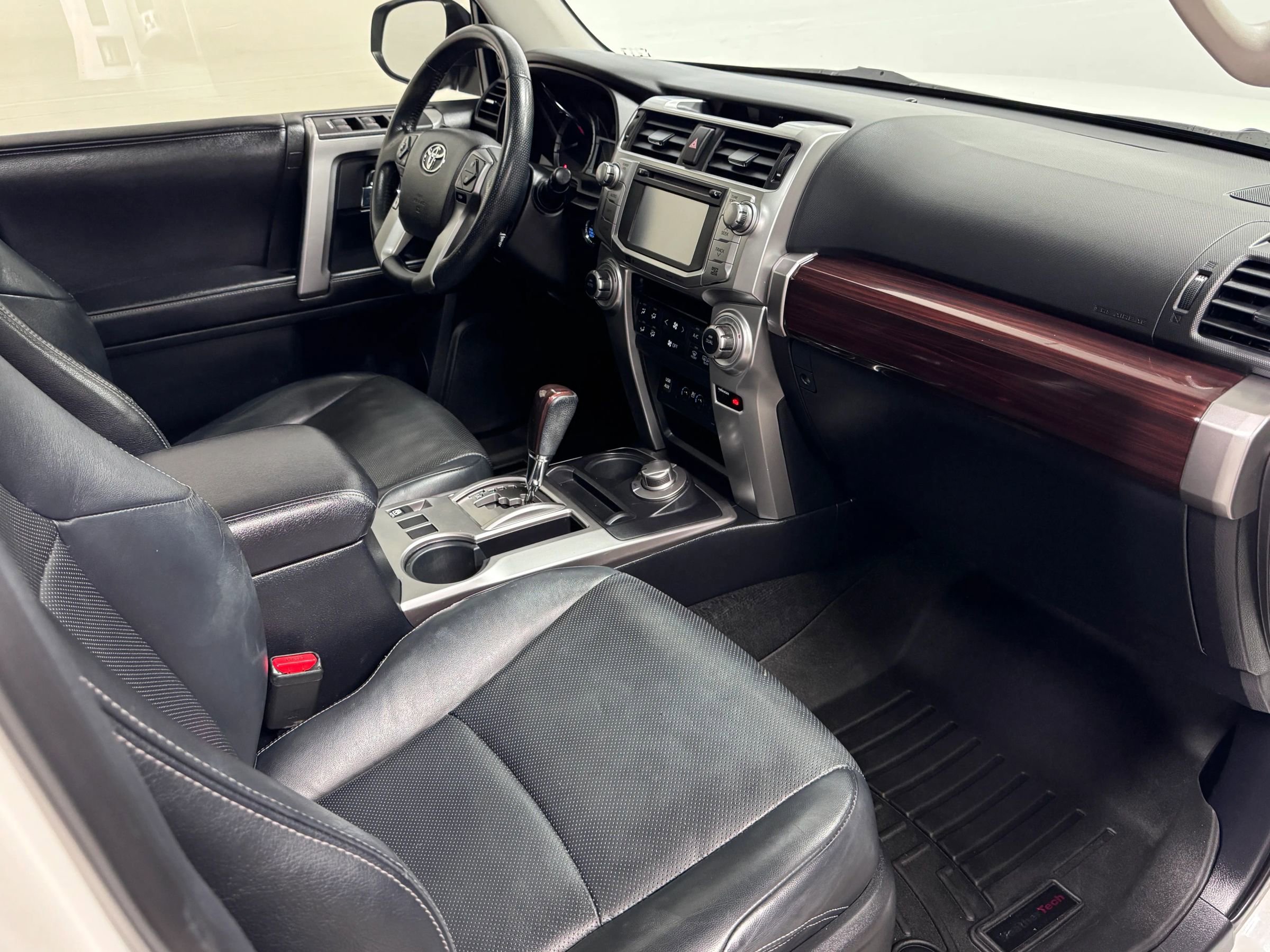 Used 2016 Toyota 4Runner Limited w/ Convenience Package image 12