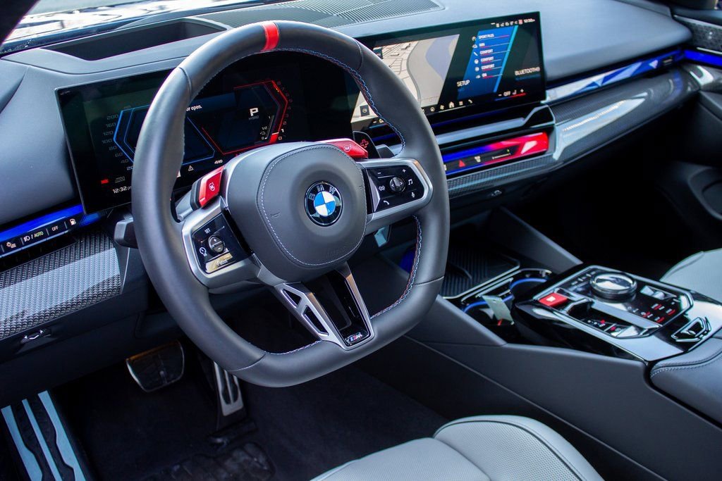 Used 2025 BMW M5 w/ Carbon Package image 11