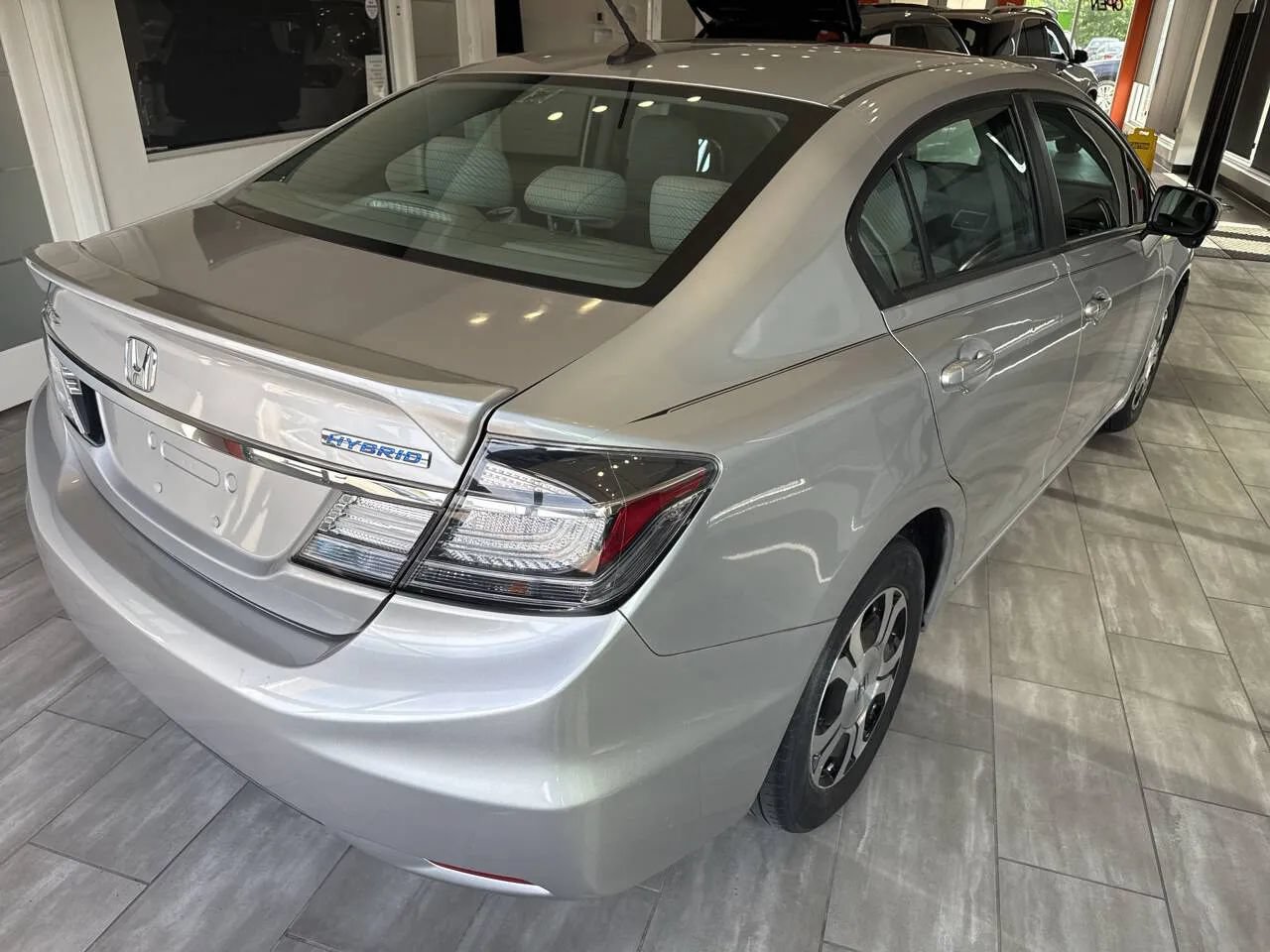 Used 2015 Honda Civic Hybrid Sedan image 9