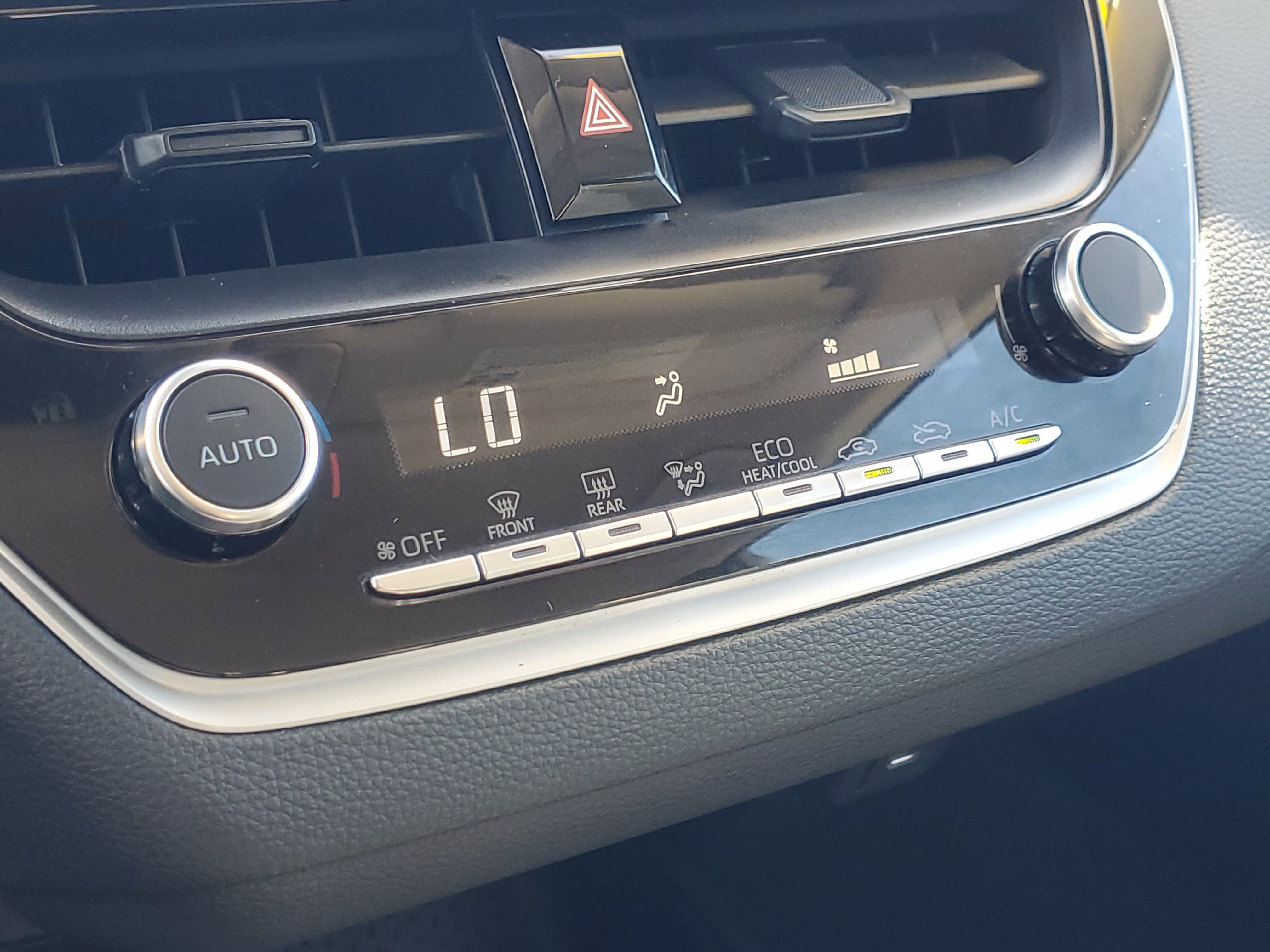 Certified 2025 Toyota Corolla LE image 28