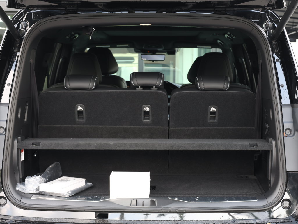 Certified 2026 INFINITI QX80 Autograph w/ Premium Cargo Package AWD/4WD image 8