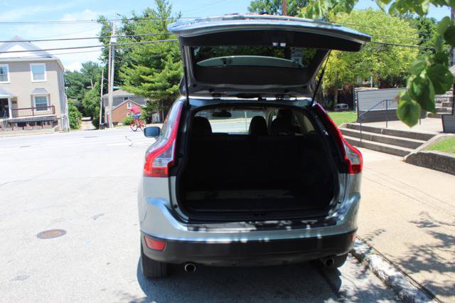 Used 2010 Volvo XC60 T6 AWD/4WD image 7