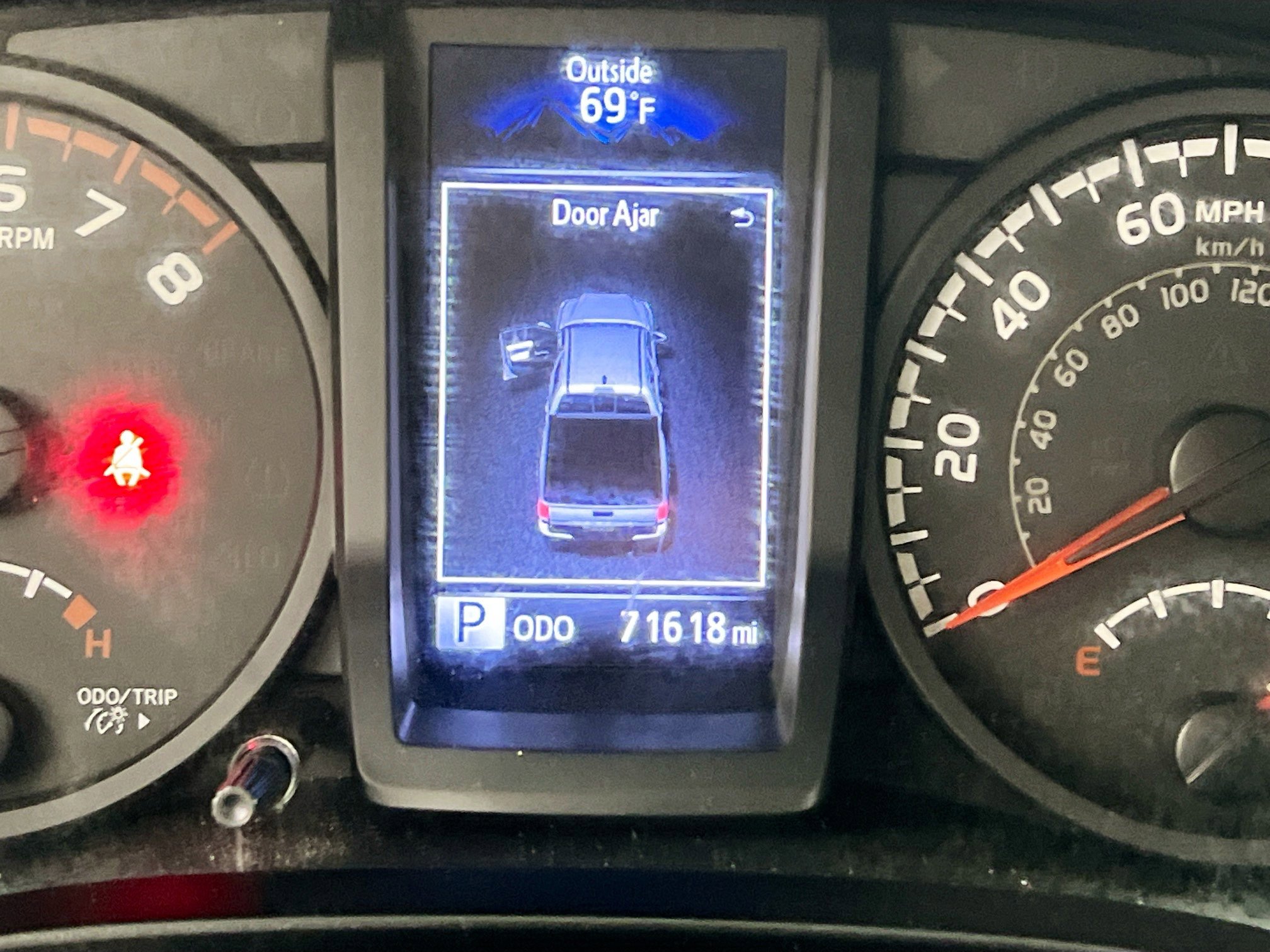 Used 2018 Toyota Tacoma SR w/ SR Convenience Package image 22