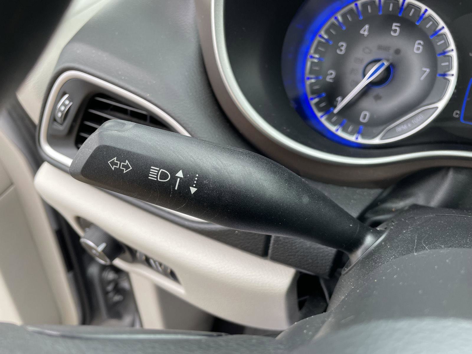 Used 2018 Chrysler Pacifica Touring Plus w/ Tire & Wheel Group FWD image 17