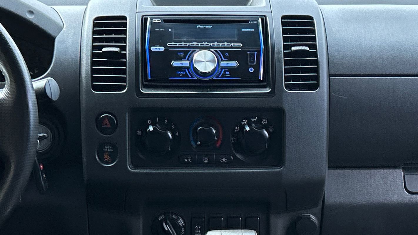 Used 2005 Nissan Frontier NISMO image 17