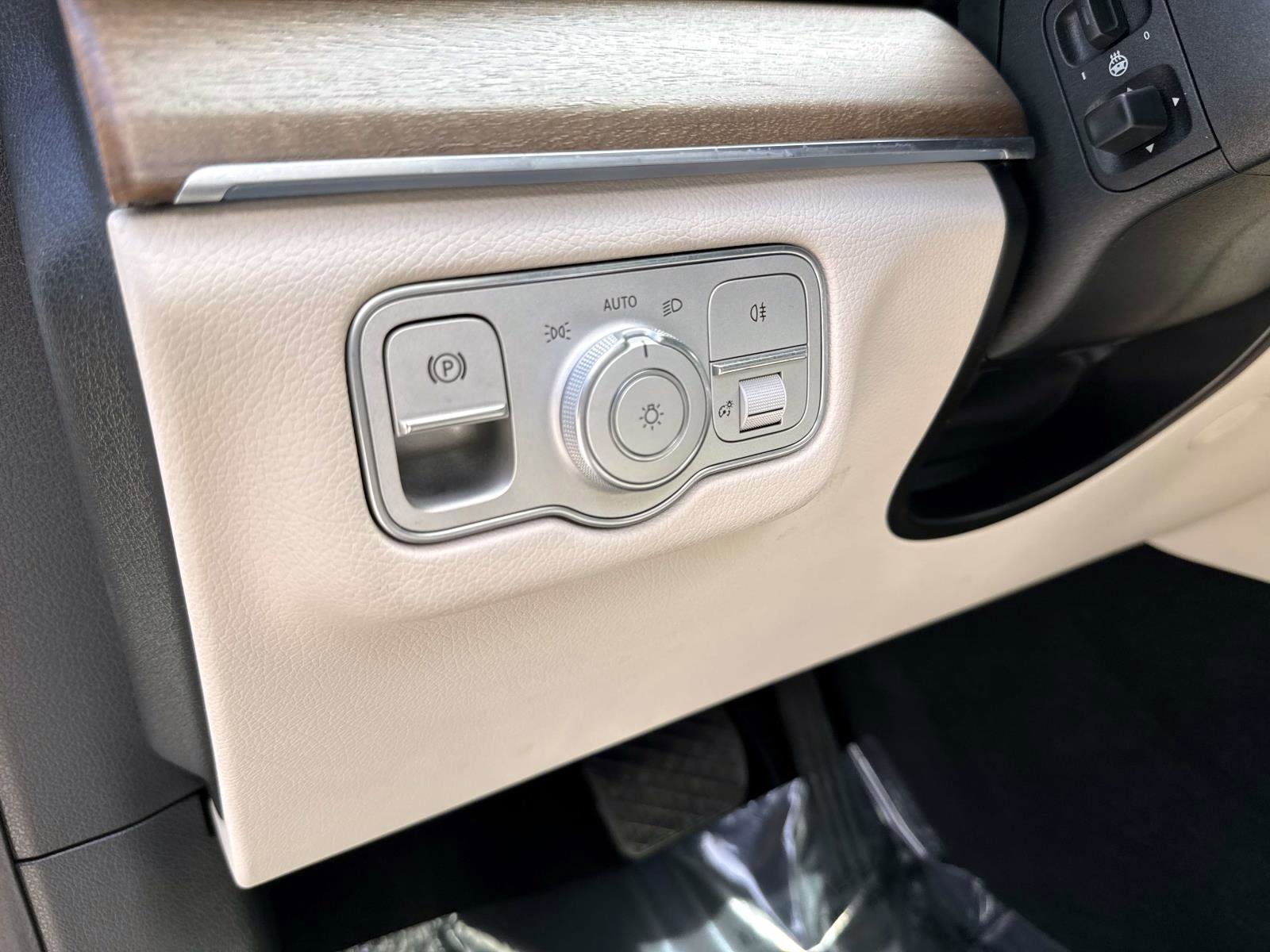 Certified 2024 Mercedes-Benz GLE 450 4MATIC image 21