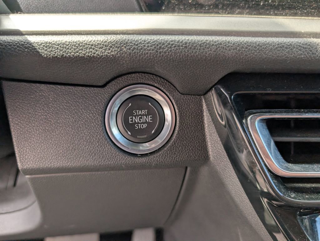 Used 2025 Chevrolet Traverse LT image 15