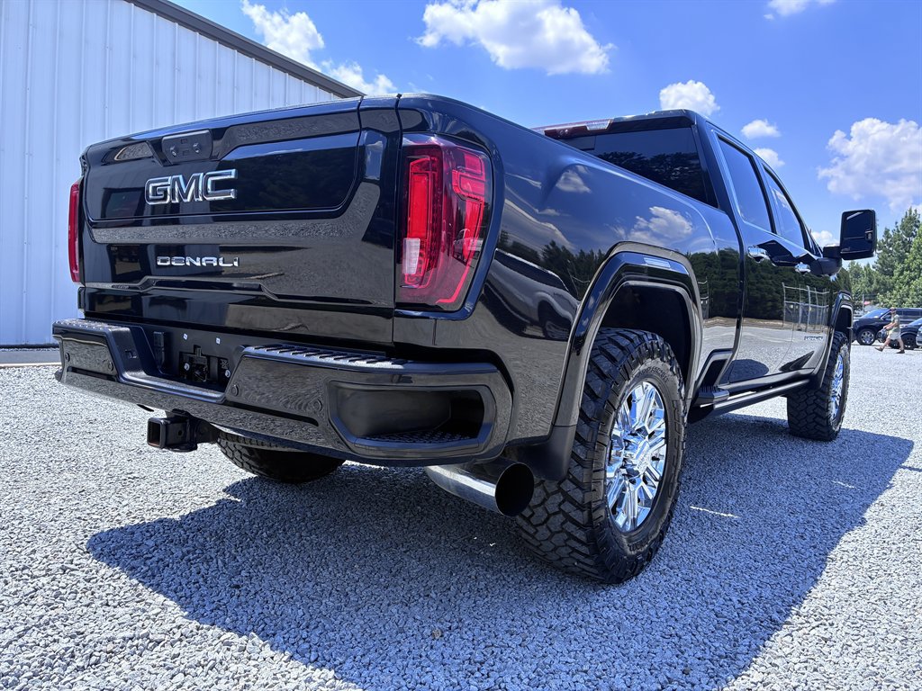 Used 2022 GMC Sierra 2500 Denali w/ Denali Black Diamond Edition AWD/4WD image 5