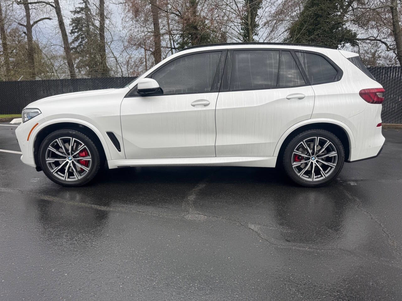 Used 2022 BMW X5 xDrive40i w/ M Sport Package image 2