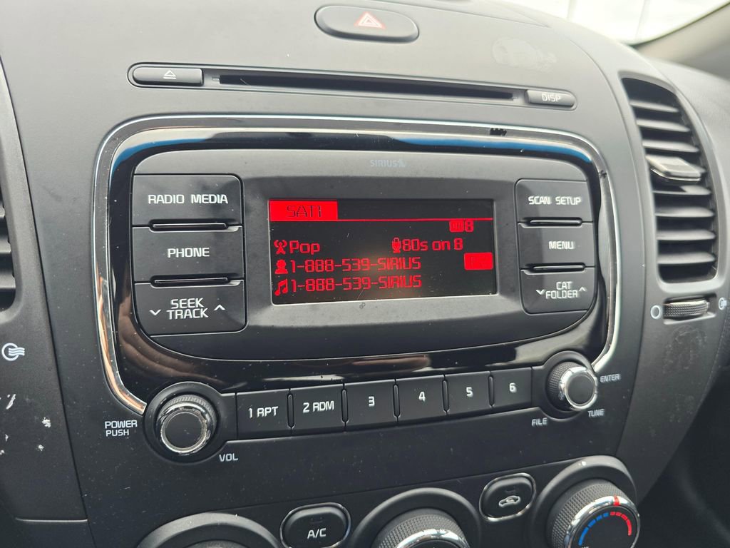 Used 2017 Kia Forte LX image 27