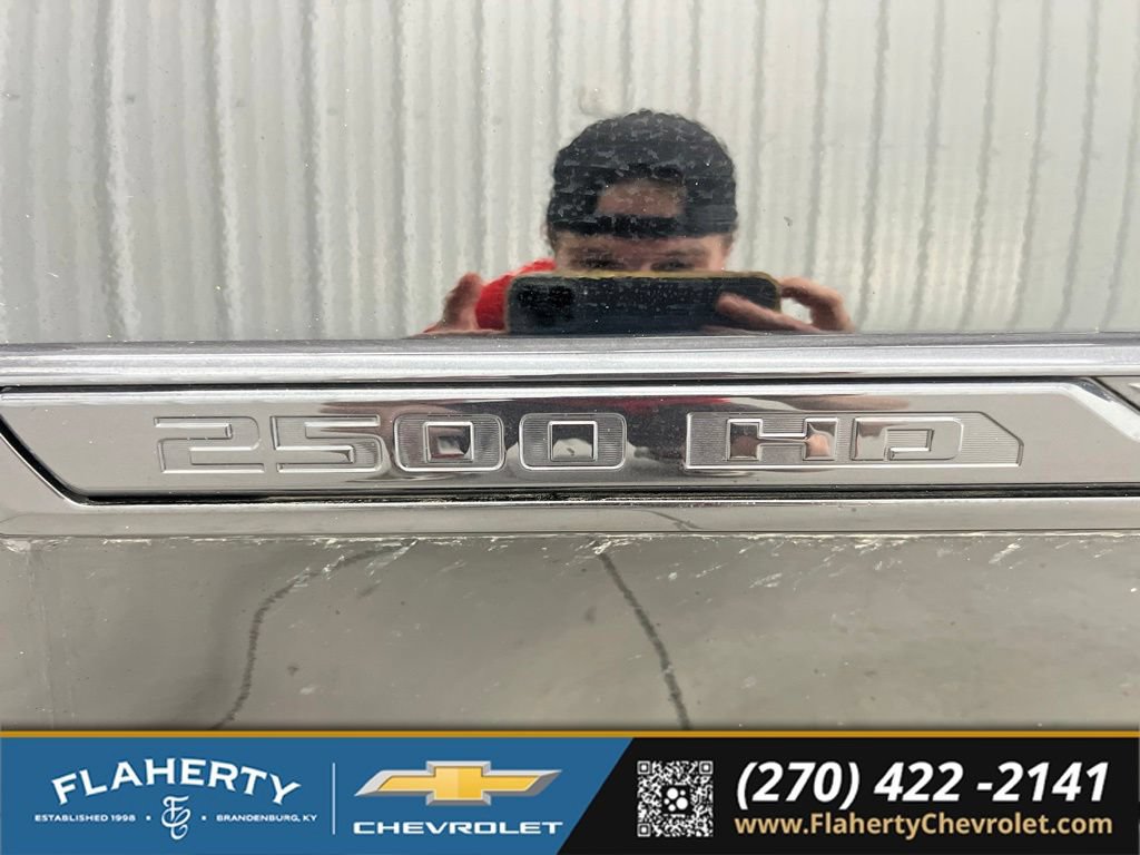 Used 2026 Chevrolet Silverado 2500 High Country w/ Midnight Edition AWD/4WD image 14