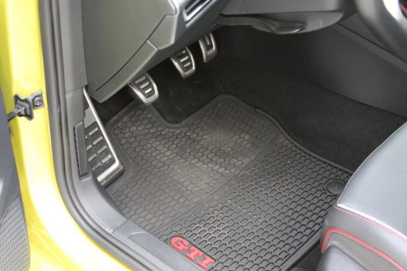 Used 2022 Volkswagen GTI Autobahn FWD image 21