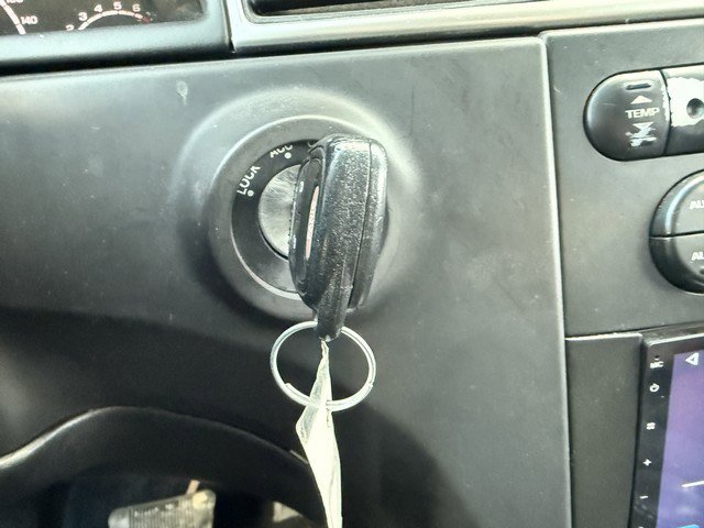 Used 2006 Chrysler Pacifica Touring FWD image 39