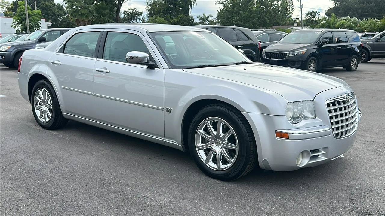 Used 2007 Chrysler 300 C RWD image 5