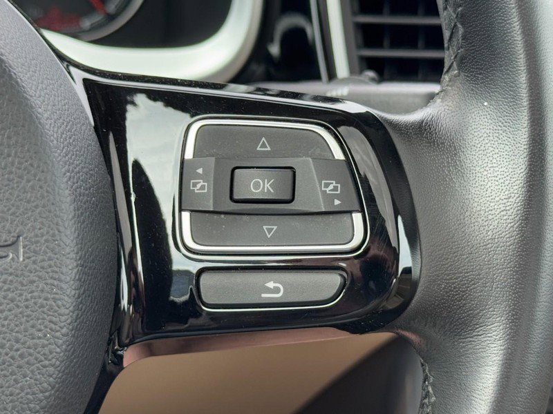 Used 2017 Volkswagen Beetle 1.8T FWD image 17