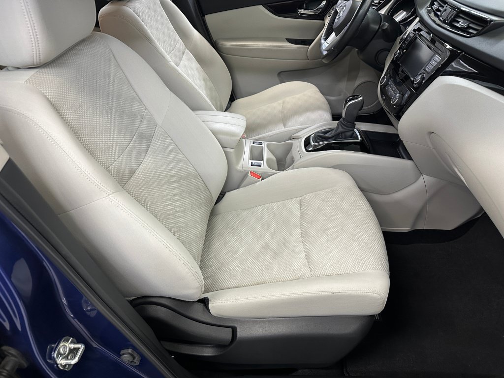 Used 2021 Nissan Rogue Sport SV FWD image 29