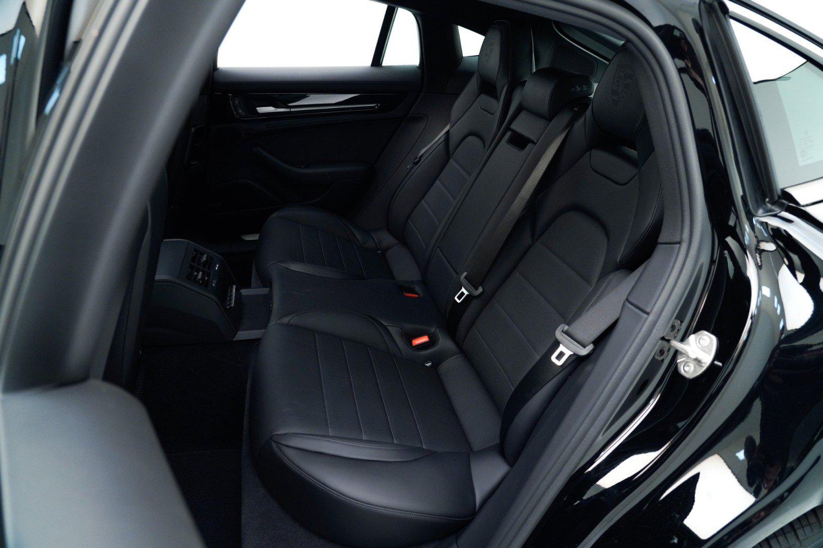 New 2026 Porsche Panamera 4 AWD/4WD image 32