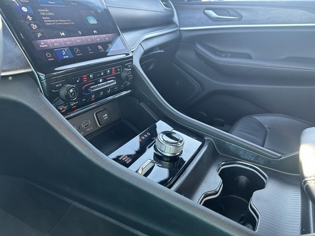 Used 2024 Jeep Grand Cherokee L Limited w/ Luxury Tech Group II image 12