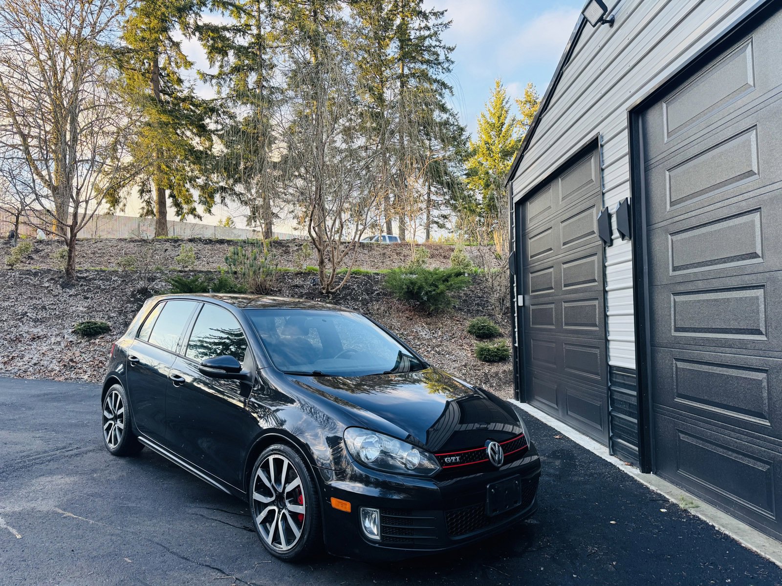 Used 2014 Volkswagen GTI Wolfsburg Edition FWD image 1