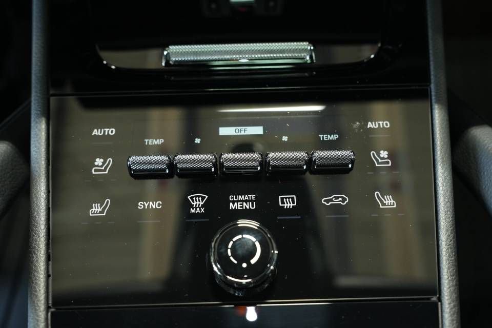 New 2026 Porsche Cayenne Coupe image 23