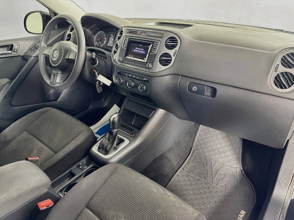 Used 2017 Volkswagen Tiguan S FWD image 34