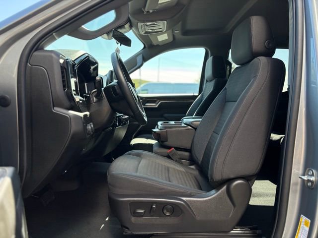 Used 2024 Chevrolet Silverado 1500 LT AWD/4WD image 15