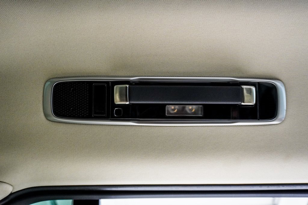 Used 2023 Land Rover Range Rover SE image 25