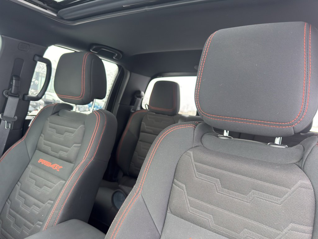 Used 2022 Nissan Frontier PRO-4X image 26