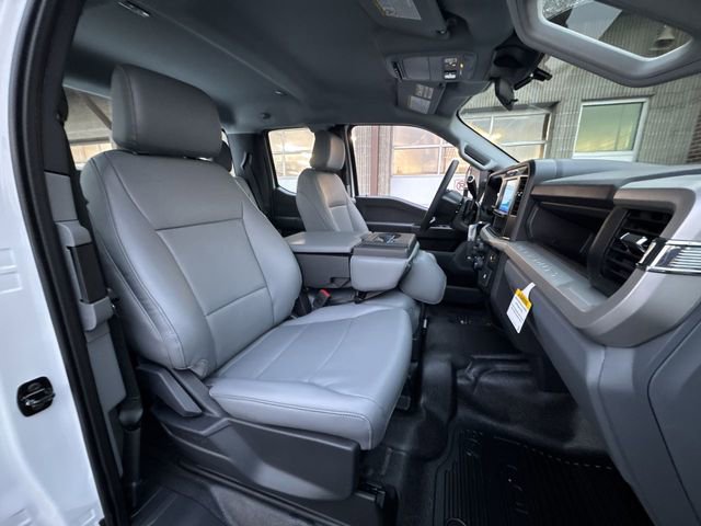 New 2026 Ford F250 XL w/ XL Chrome Package image 20