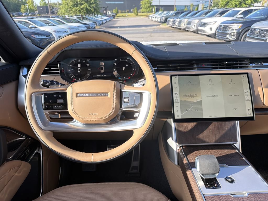 New 2026 Land Rover Range Rover Long Wheelbase SE AWD/4WD image 4