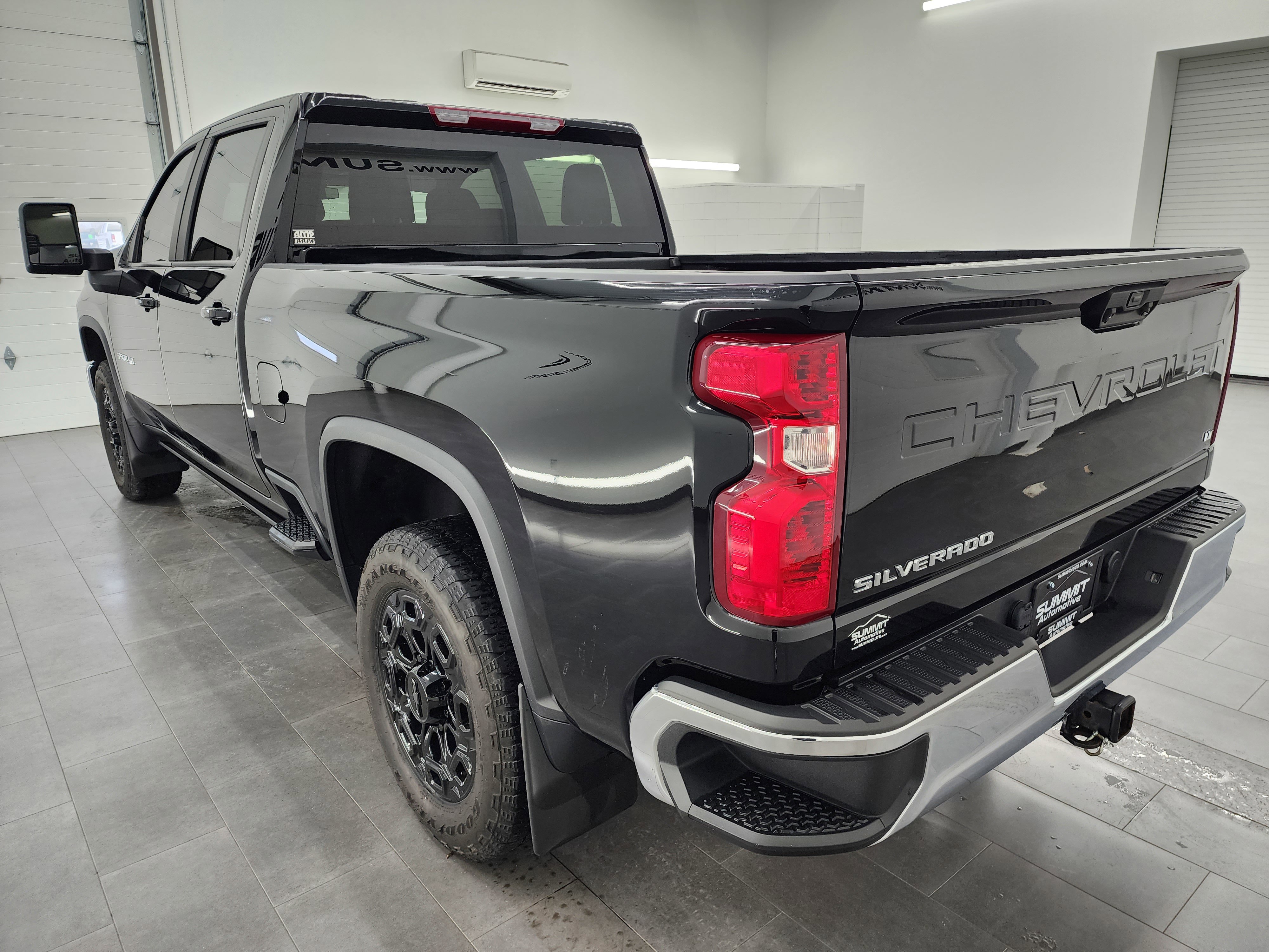 Used 2024 Chevrolet Silverado 3500 LT w/ Convenience Package image 6