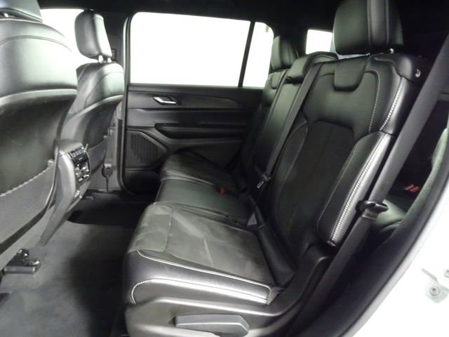 Used 2024 Jeep Grand Cherokee L Laredo image 7