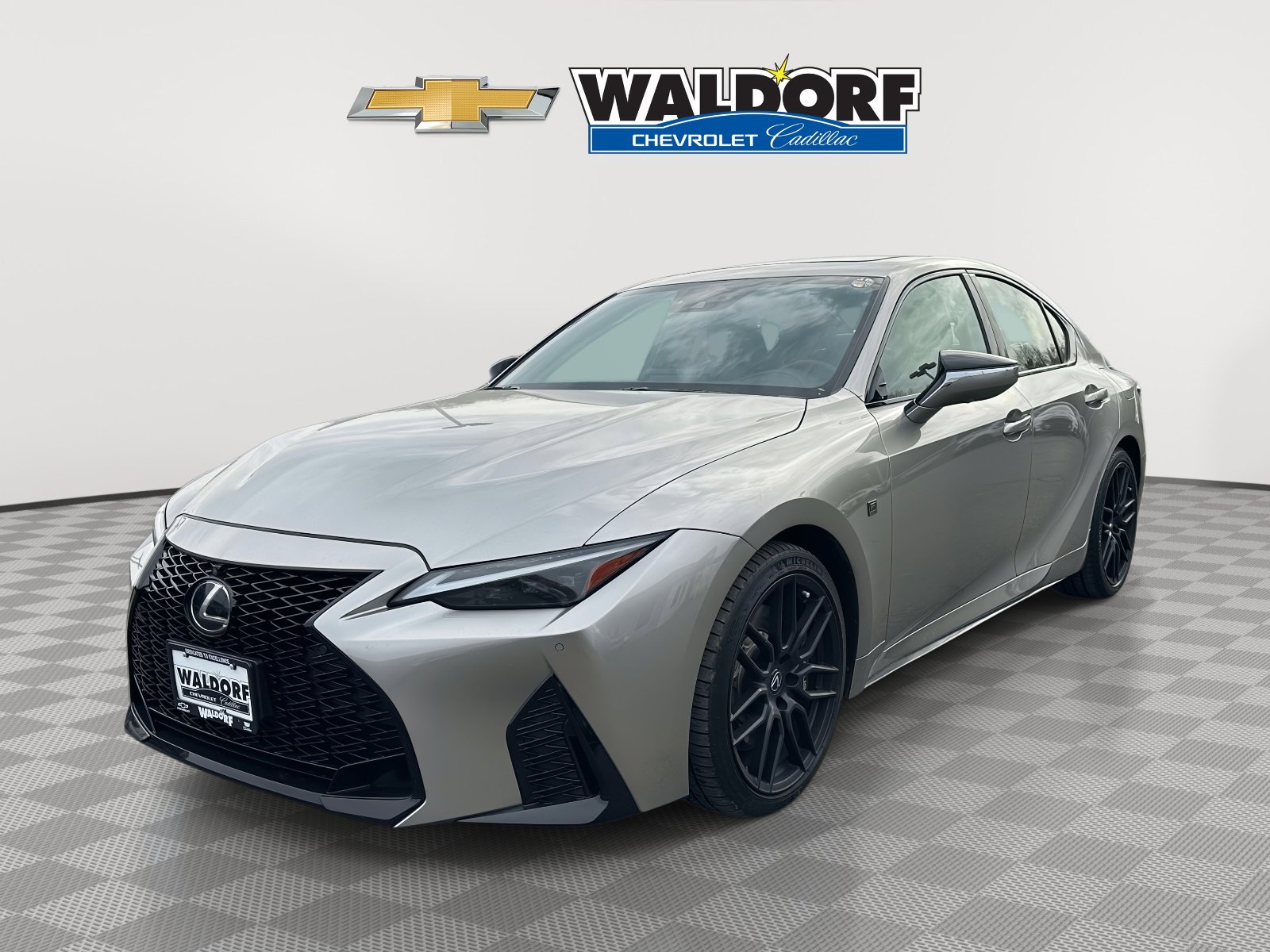 Used 2023 Lexus IS 500 image 3