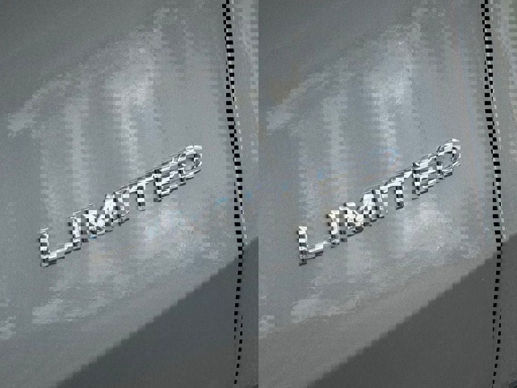 Used 2025 Toyota Grand Highlander Limited image 17