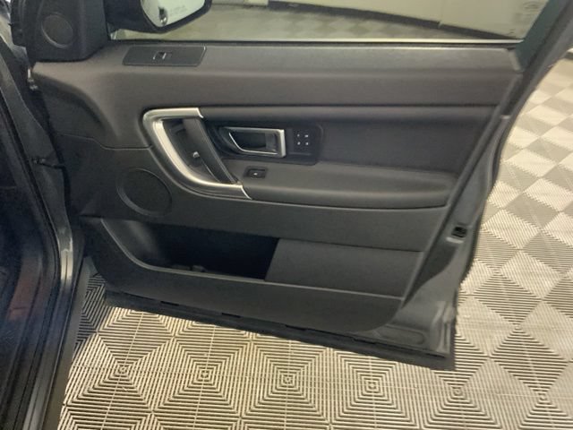 Used 2018 Land Rover Discovery Sport HSE AWD/4WD image 32