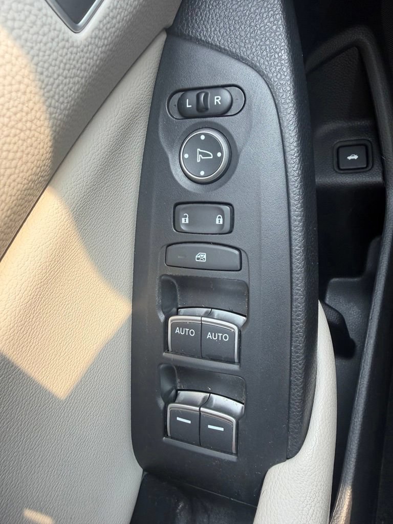 Used 2018 Honda Accord EX-L image 27