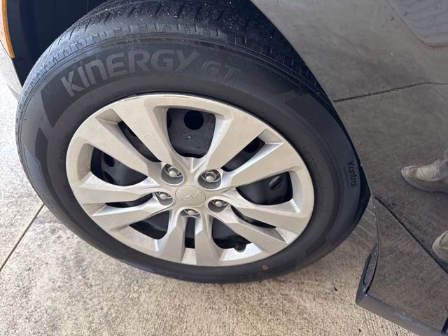 Used 2022 Kia Soul LX image 36